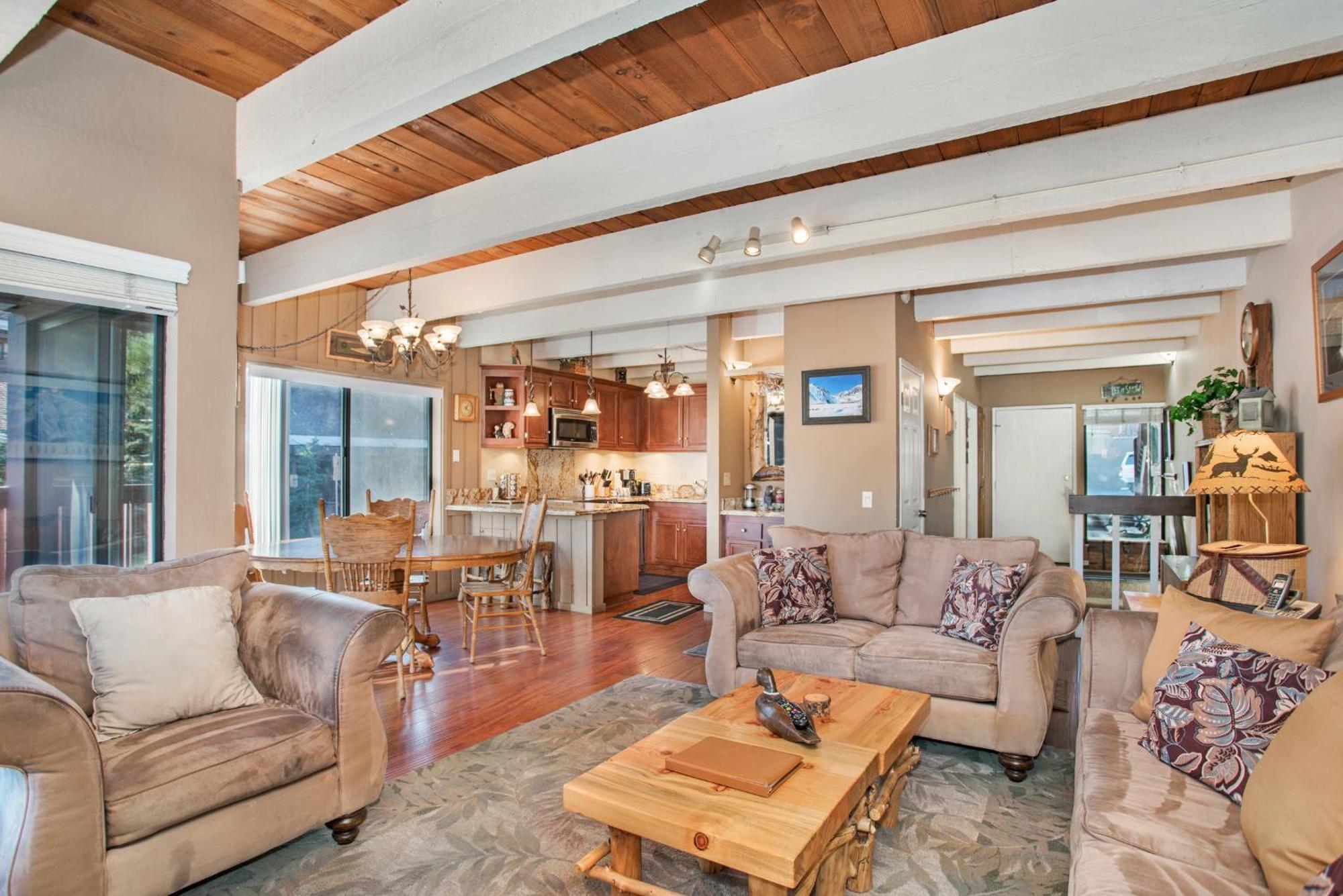 Val D'Isere At The Village By 101 Great Escapes Mammoth Lakes Room photo